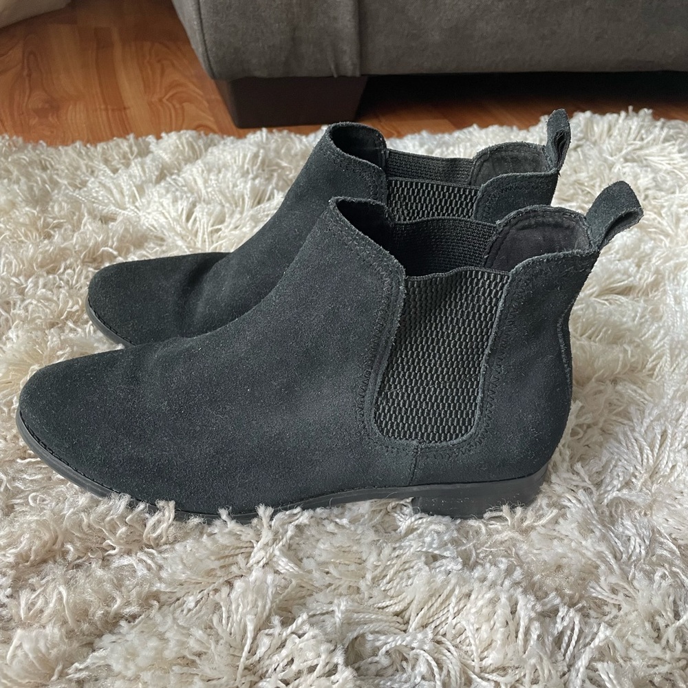 Tom’s Black Chelsea Boots
